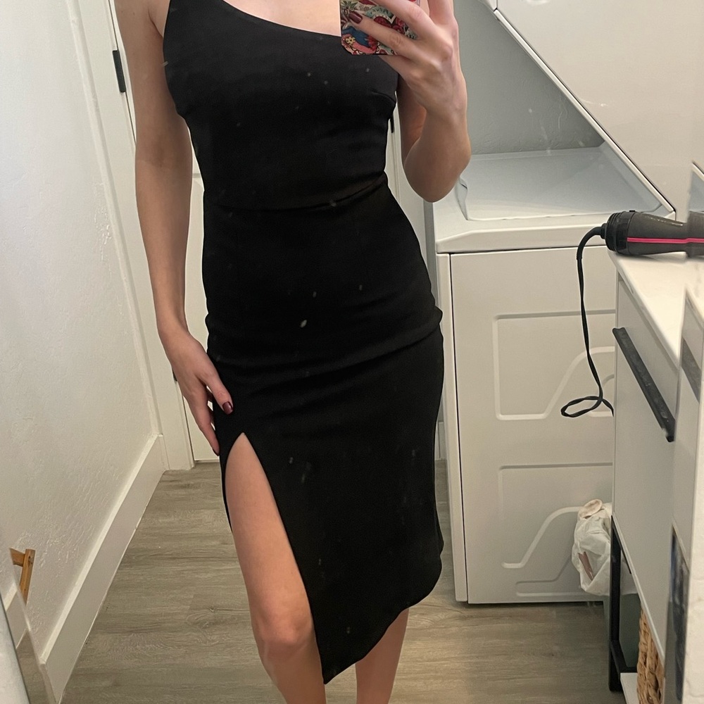 Elegant Black One-Shoulder Dress